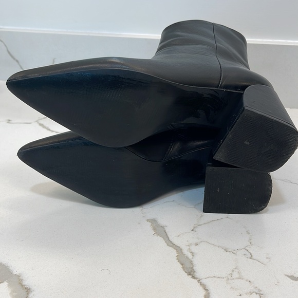 Women’s black boots - Picture 4 of 5